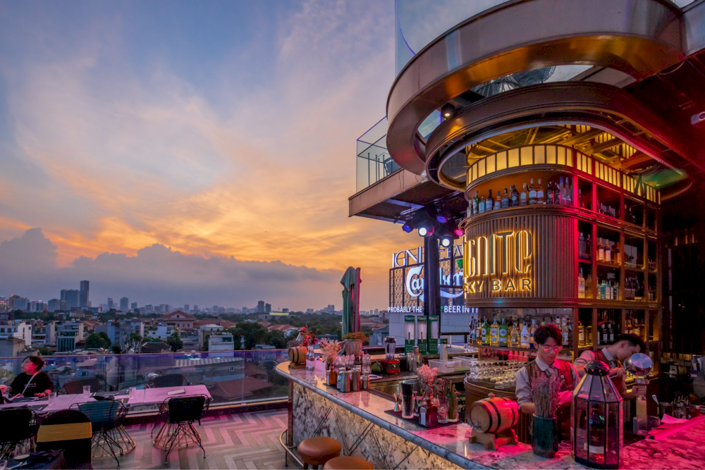 Best choice for party-goers and those looking for an upbeat rooftop experience